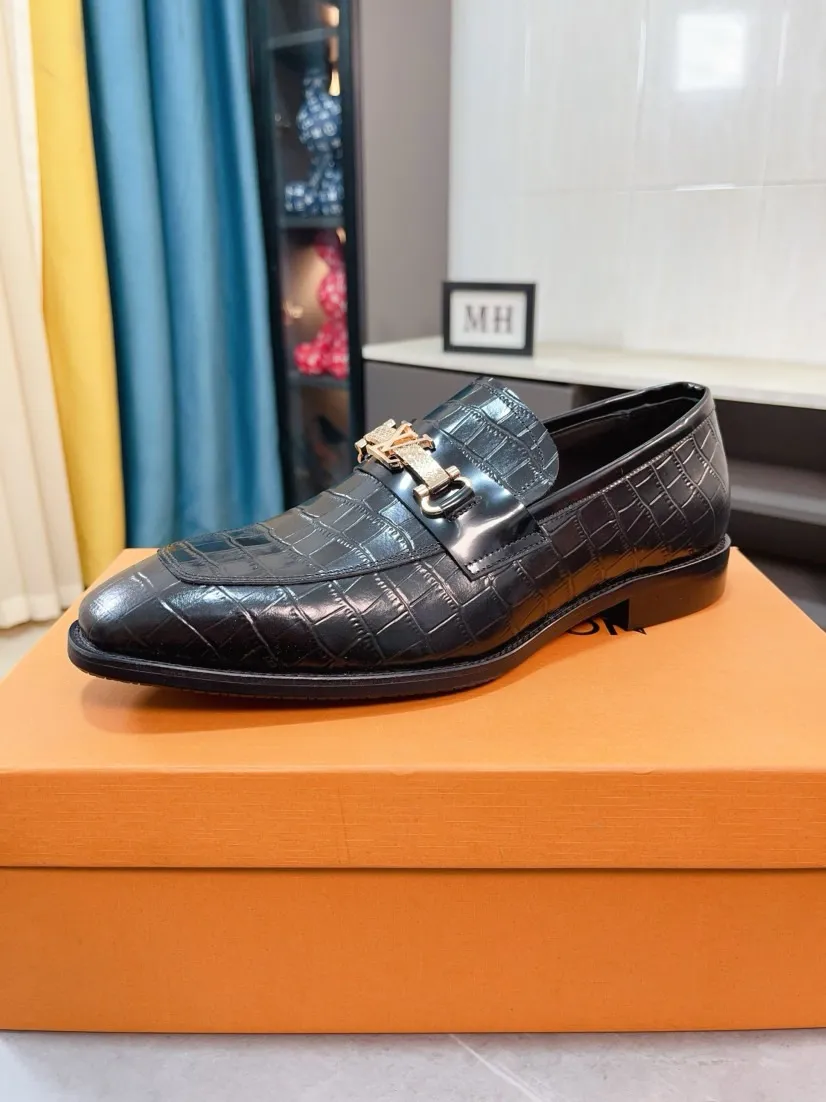 Men's men's shoes 💰500🌸🌸 [Louis Vuitton (LV)] High-end business formal leather shoes 🍀 luxurious and elegant style, both practicality and style, professional focus on details and quality, counter original 1⃣️: 1⃣️ ultra-accurate reproduction 👍🏻! Material: The upper is made of imported original calfskin➕imported Italian cowhide leather. Original anti-slip and wear-resistant outsole! Code number: 38--44 (45 customized)